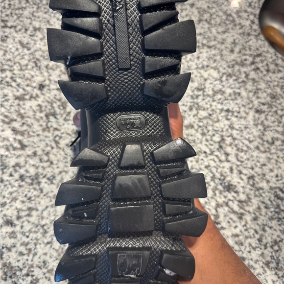 9.5 Black PRADA CLOUDBUST TECHNICAL SNEAKERS
100% Authentic - Picture 9 of 16